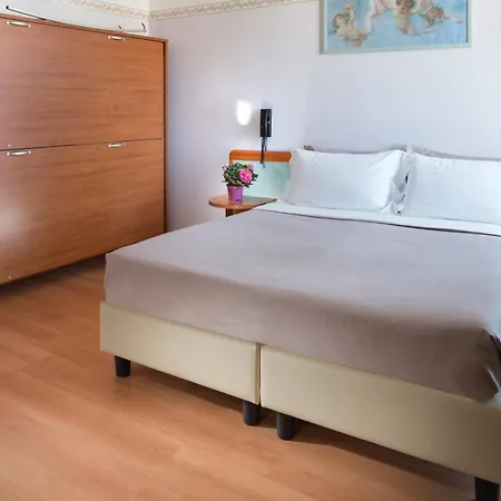 Sympathy Hotel